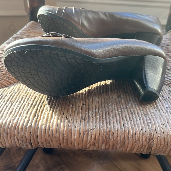 Bare Traps Heel - Picture 5 of 8